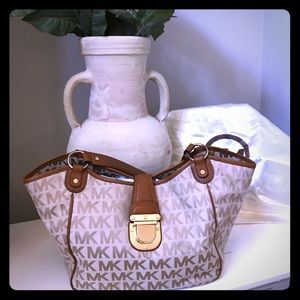 Micheal Kors tote/purse